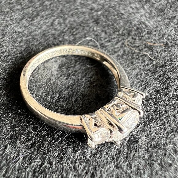 Sterling Silver 3-Stone QZ Ring - Picture 5 of 9